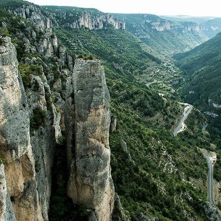 Camping Les Prades Hotel Mostuejouls Exterior photo