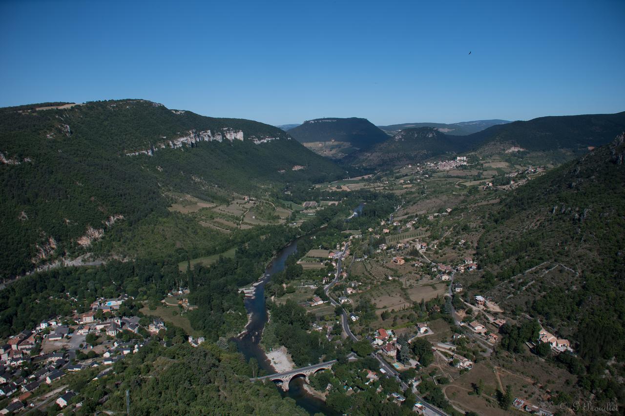 Camping Les Prades Hotel Mostuejouls Exterior photo